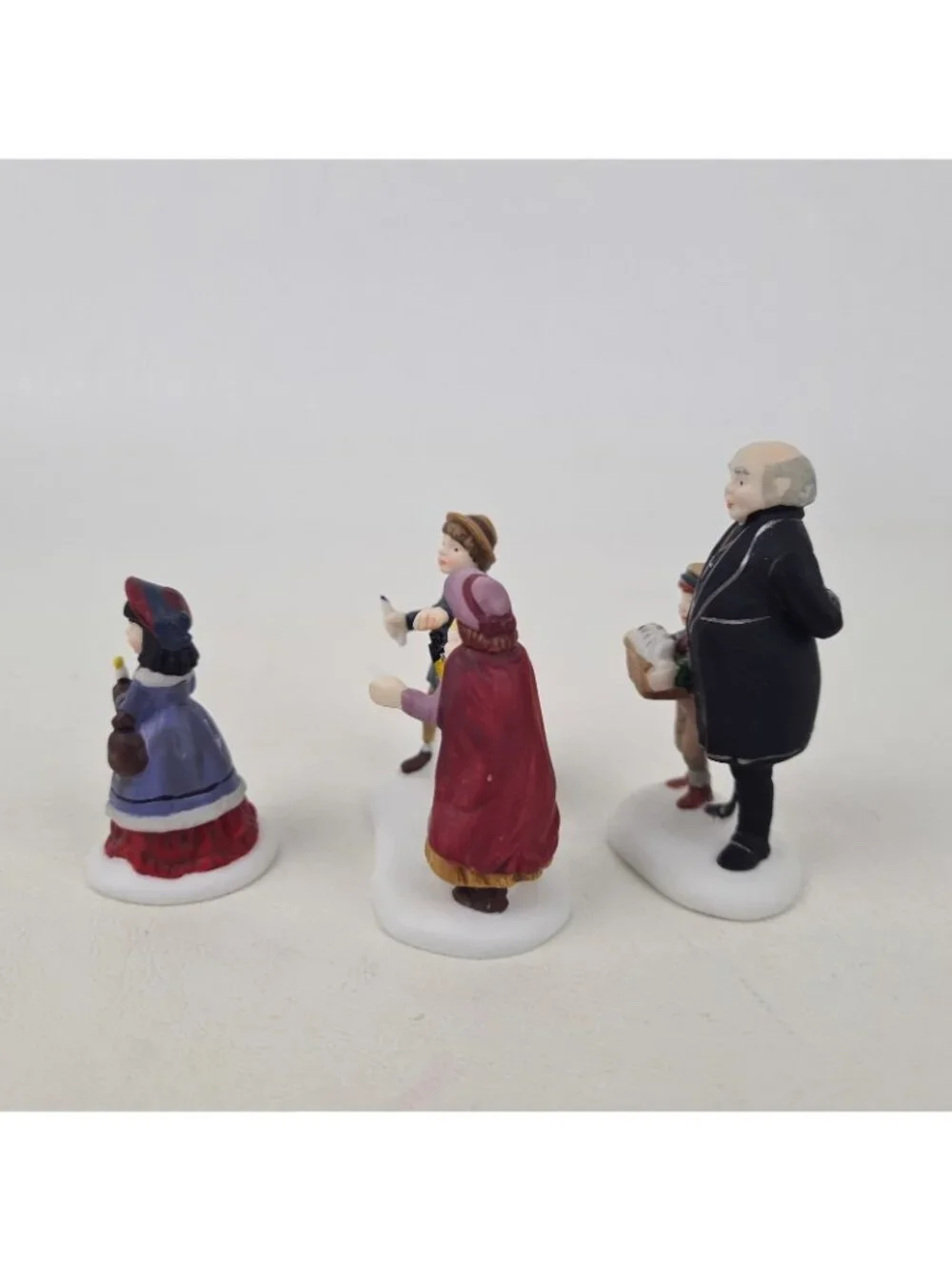 Department 56 A Peaceful Glow On Christmas 5830-0 Heritage Village Accessory
